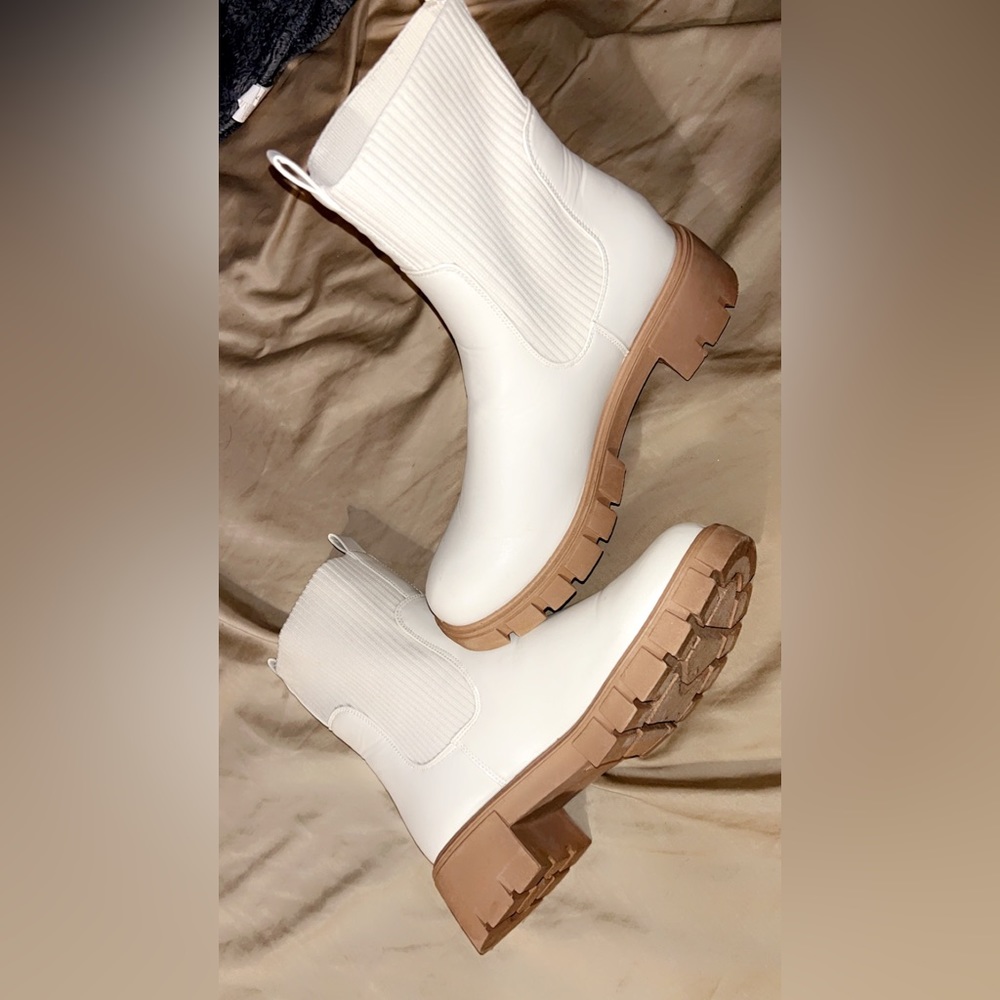 Style:RENLEY-62    color:OFF WHITE PU    US:10    EUR:41    UK:8